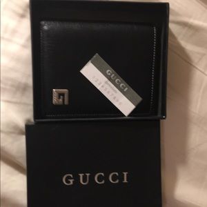 Men’s Gucci wallet